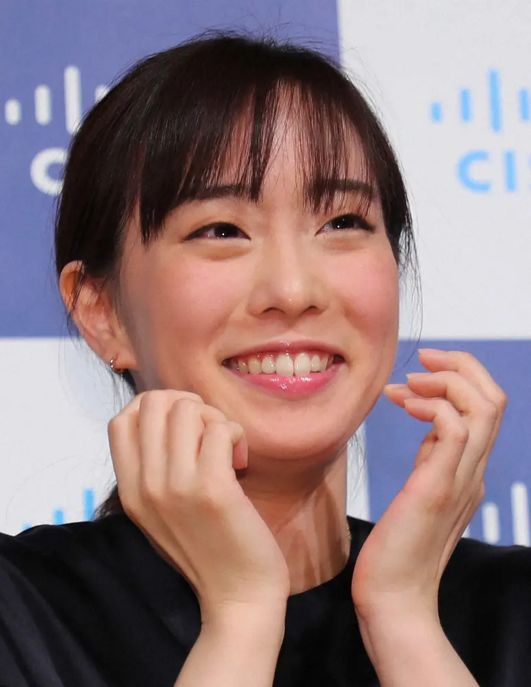 【画像・写真】石川佳純　髪をおろしピースするオフショット添え感謝と次戦へ意気込み　「次に向かってGO」エール続々