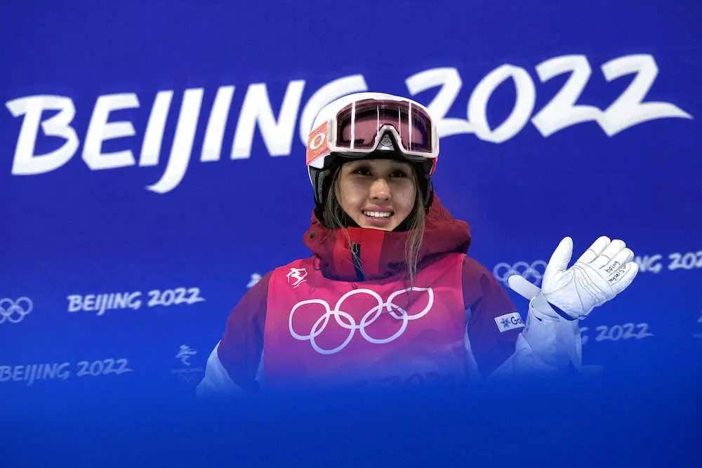 【画像・写真】17歳のモーグル川村あんりは涙の5位「メダルを獲れず申し訳ない」　銅メダルまで0・60点届かず