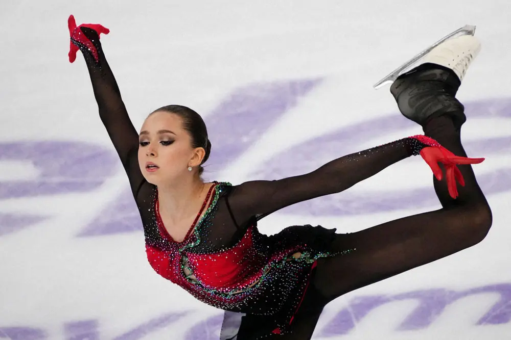 【画像・写真】ワリエワ、五輪で女子初の4回転成功　後半転倒もSPに続いて1位　ROCが団体金