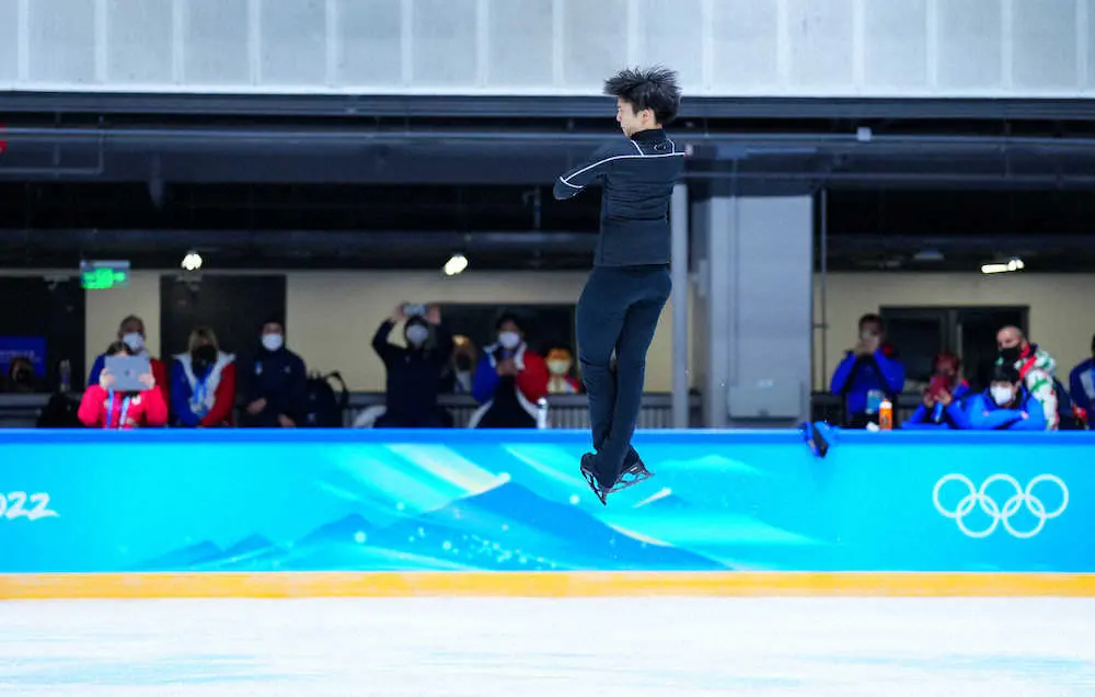 【画像・写真】羽生結弦　SP前日に4回転半8度アタック「上に行くためには絶対必要」、北京入り後初練習　静かなる出陣