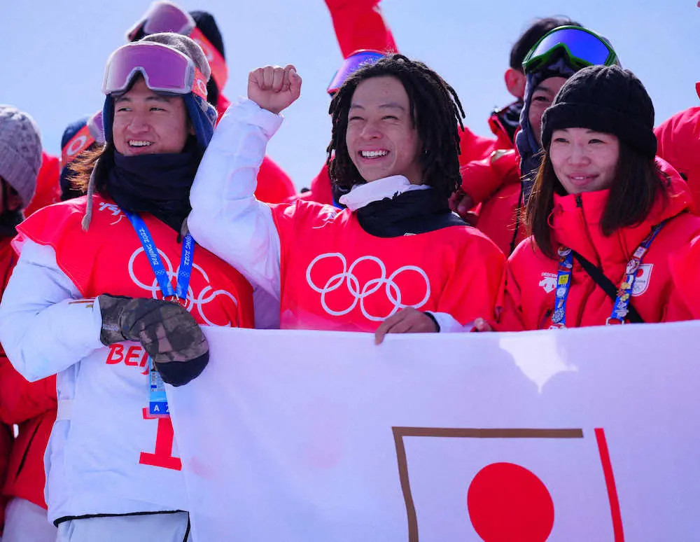 【画像・写真】平野歩夢「怒り」飛び越えた大逆転の金メダル!五輪初「トリプルコーク1440」3発　スノボ男子HP