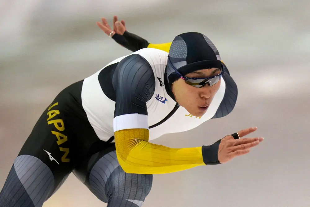 【画像・写真】新浜立也は20位　スタート直後につまずき、バランス崩す　スピードスケート男子500