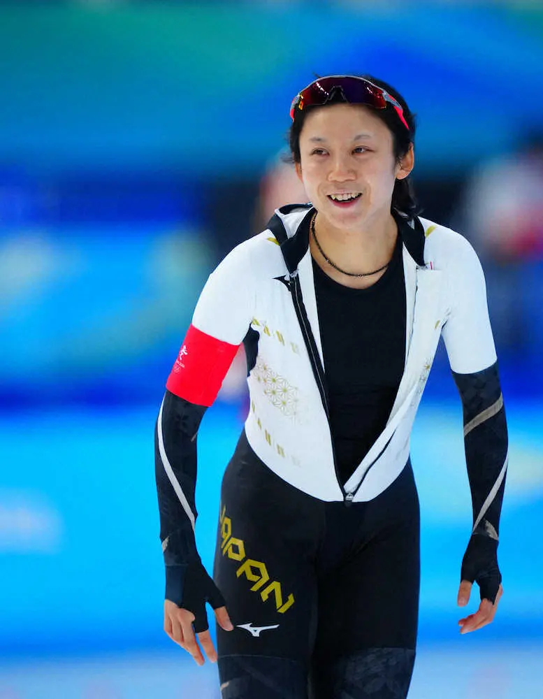 ＜北京五輪　スピードスケート＞女子500メートル決勝、スタンドの拍手に笑顔の高木美帆（撮影・小海途　良幹）