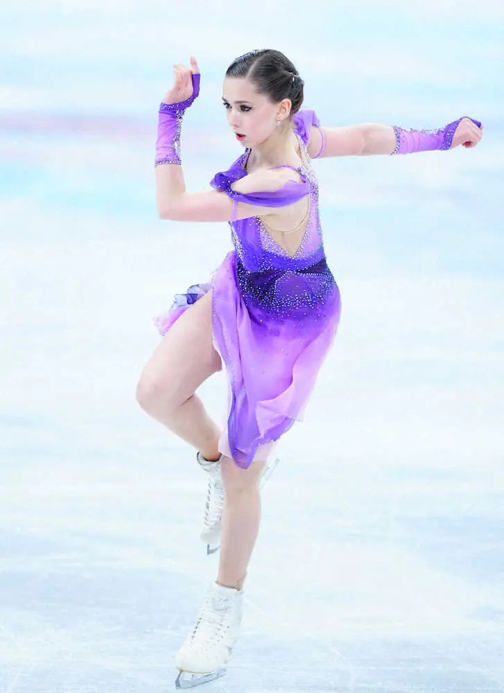 【画像・写真】ワリエワ　82.16点！ドーピング問題の中SP首位　演技終えると涙抑え切れず