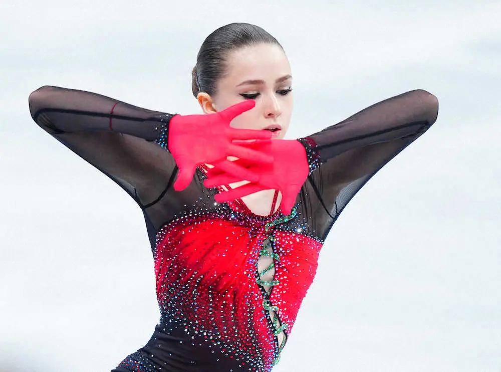 【画像・写真】ワリエワ　6分間練習で温かい拍手と歓声　ドーピング問題に揺れるも