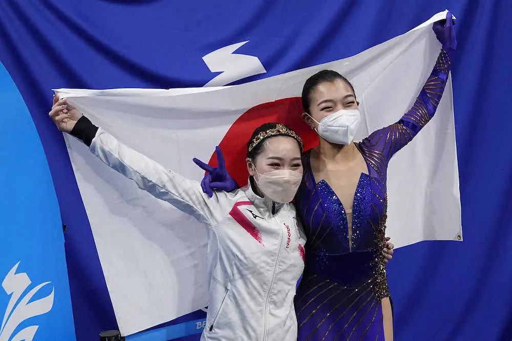 【画像・写真】坂本花織、涙のち笑顔満開の表彰台での表情にネット「笑顔かわいぃぃ」「笑顔が眩しいよおおお！！」