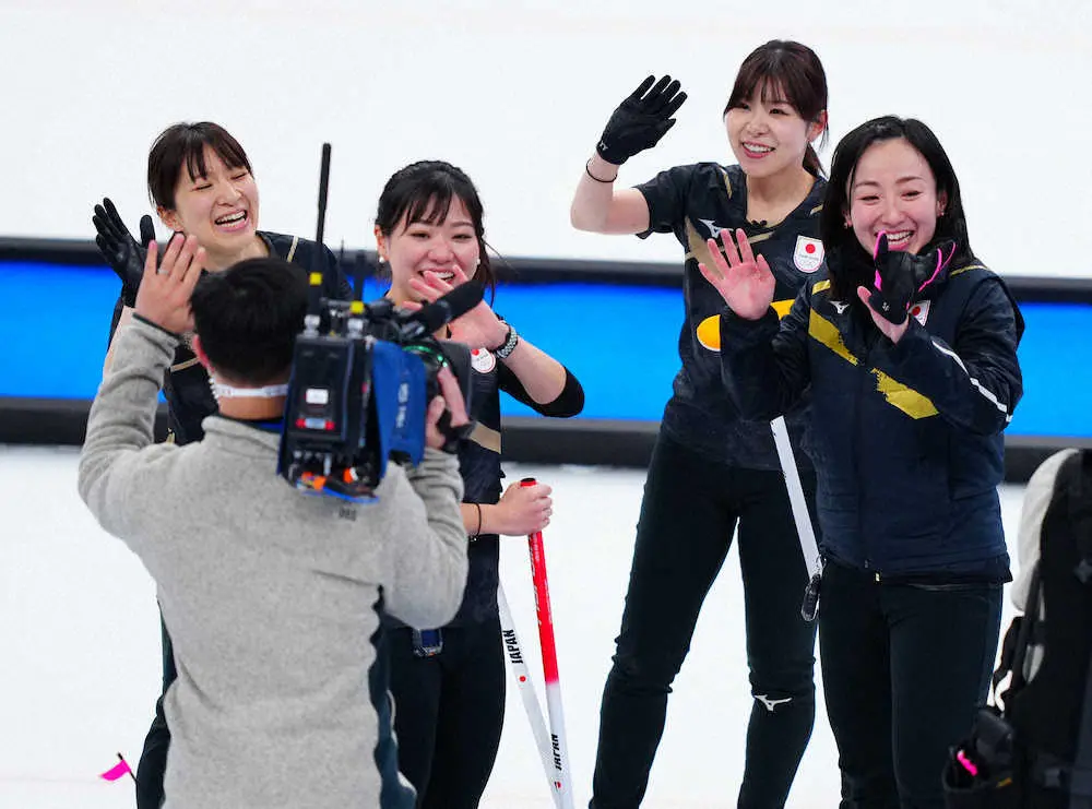 【画像・写真】腕撫す吉田＆鈴木の「クレージースイーパーズ」　小柄でも存在感大！