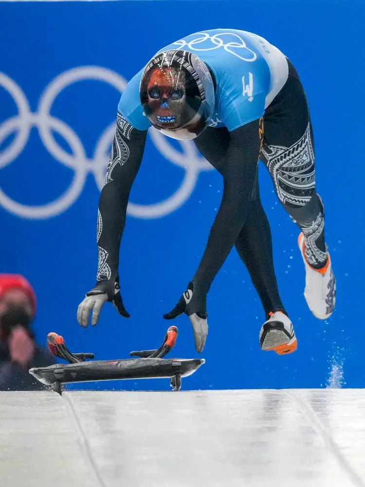 北京五輪男子スケルトンに出場した米領サモアのネーサン・クランプトン（AP）