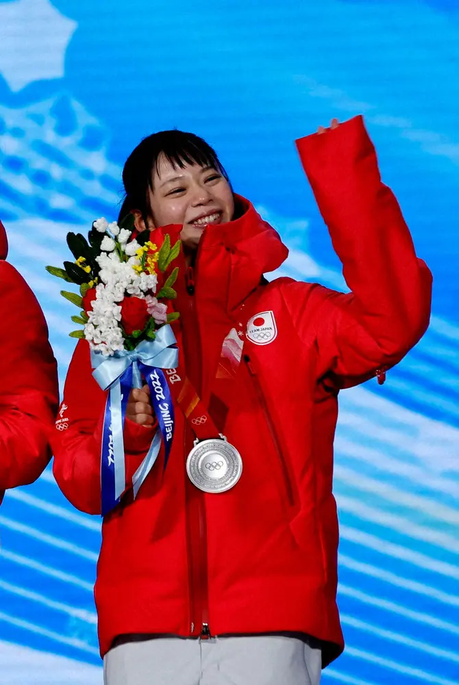 北京五輪女子団体追い抜きで銀メダルを獲得した高木菜那（ロイター）