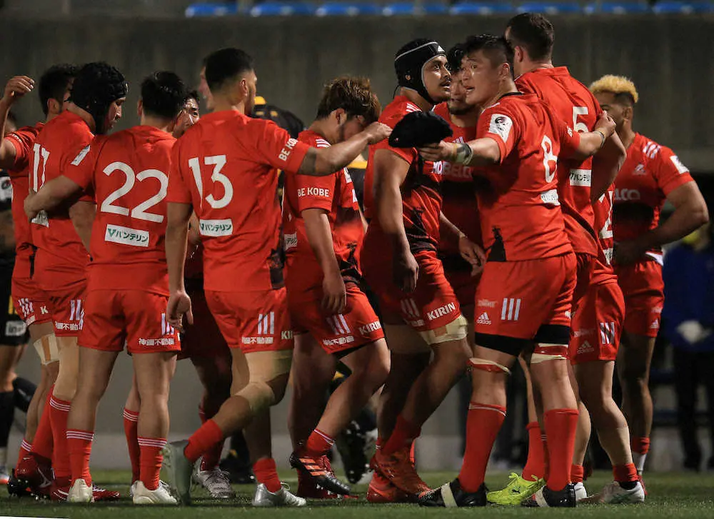 【画像・写真】＜東京SG・神戸＞後半ロスタイム、スクラムを押されて最後のトライを取られた神戸（撮影・篠原岳夫）