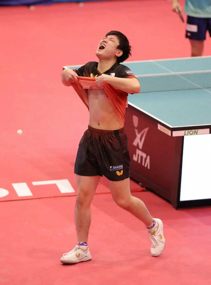 【画像・写真】張本、涙の復活V　1年ぶり歓喜に「ただただ、安堵感」　取り戻した強気な姿勢