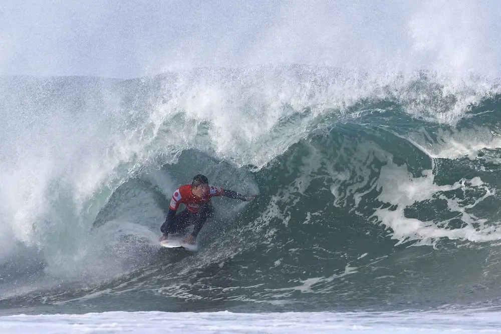 サーフィン男子 五十嵐 Ct年間首位浮上 最後の1本で高得点マーク スポニチ Sponichi Annex スポーツ