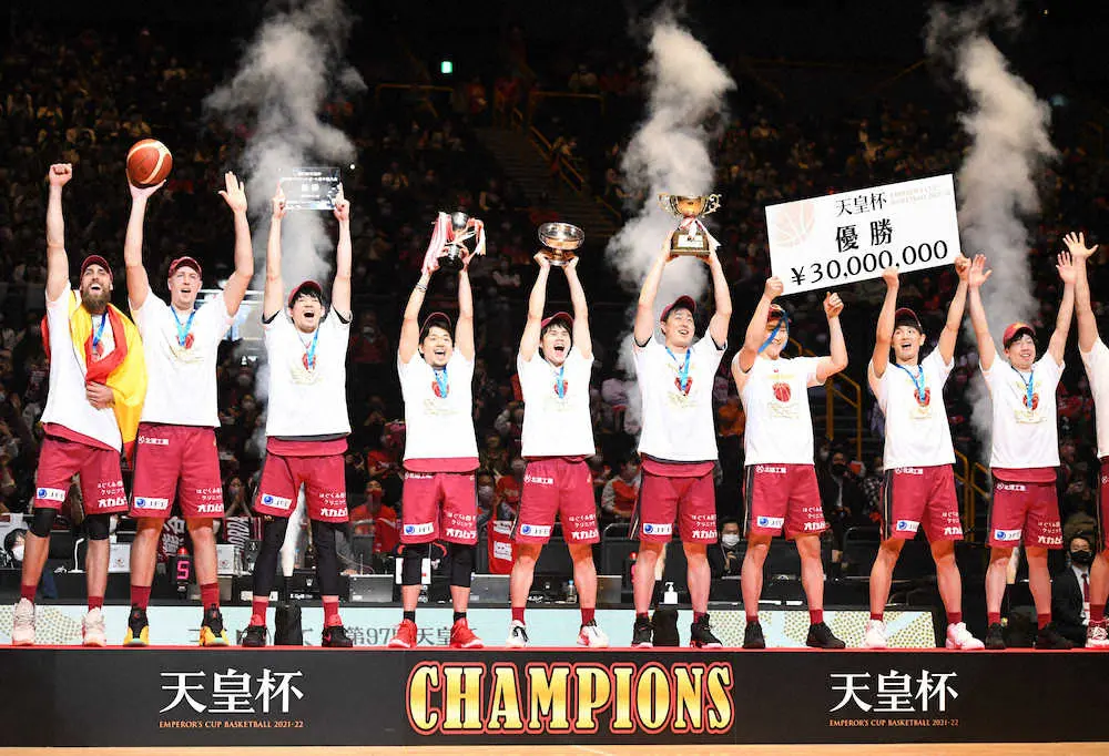 【画像・写真】川崎、史上初の連覇！2度の15連続得点で千葉J突き放した