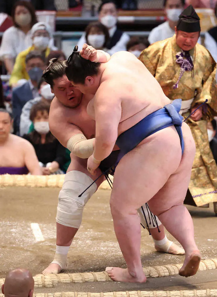 【画像・写真】照ノ富士が3勝目「体がよく反応してくれた」逸ノ城寄せ付けず