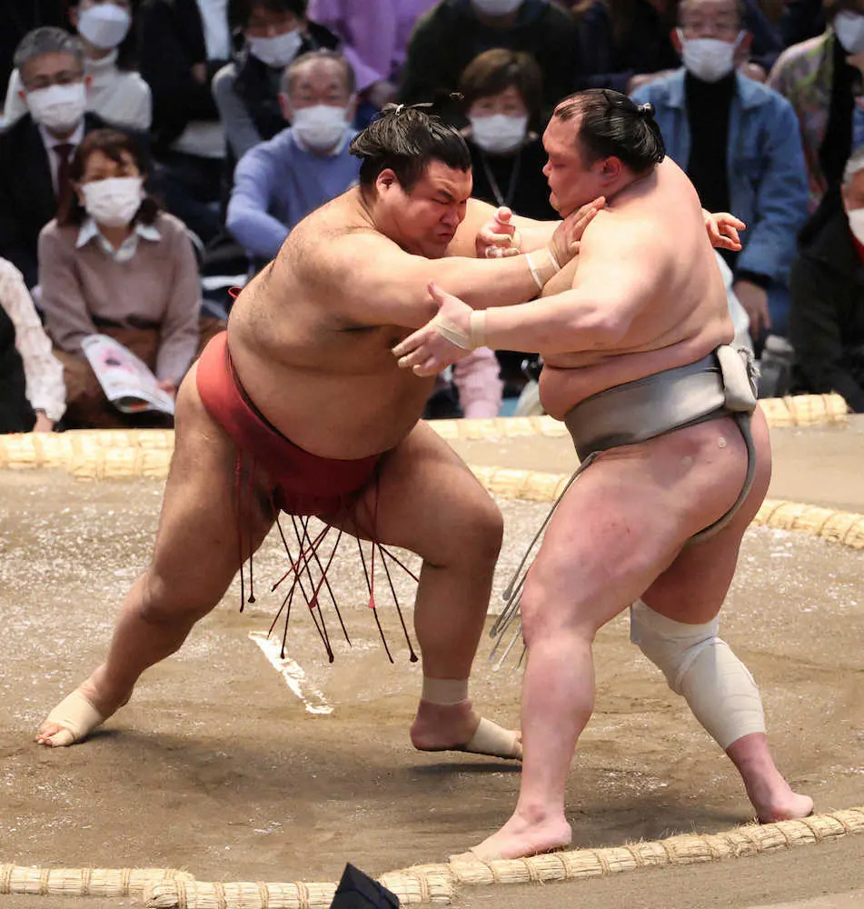 【画像・写真】高安　18年秋場所以来の初日から7連勝、北勝富士突き出し完勝　理事長も称賛