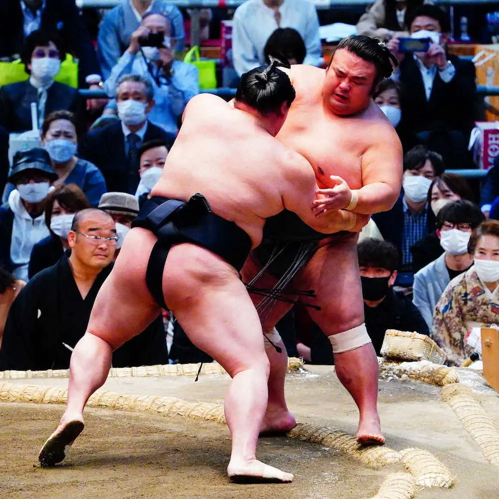 【画像・写真】高安は大関・御嶽海との“優勝争い直接対決”を制して1敗キープ、若隆景と並走　2敗の2人は敗れる