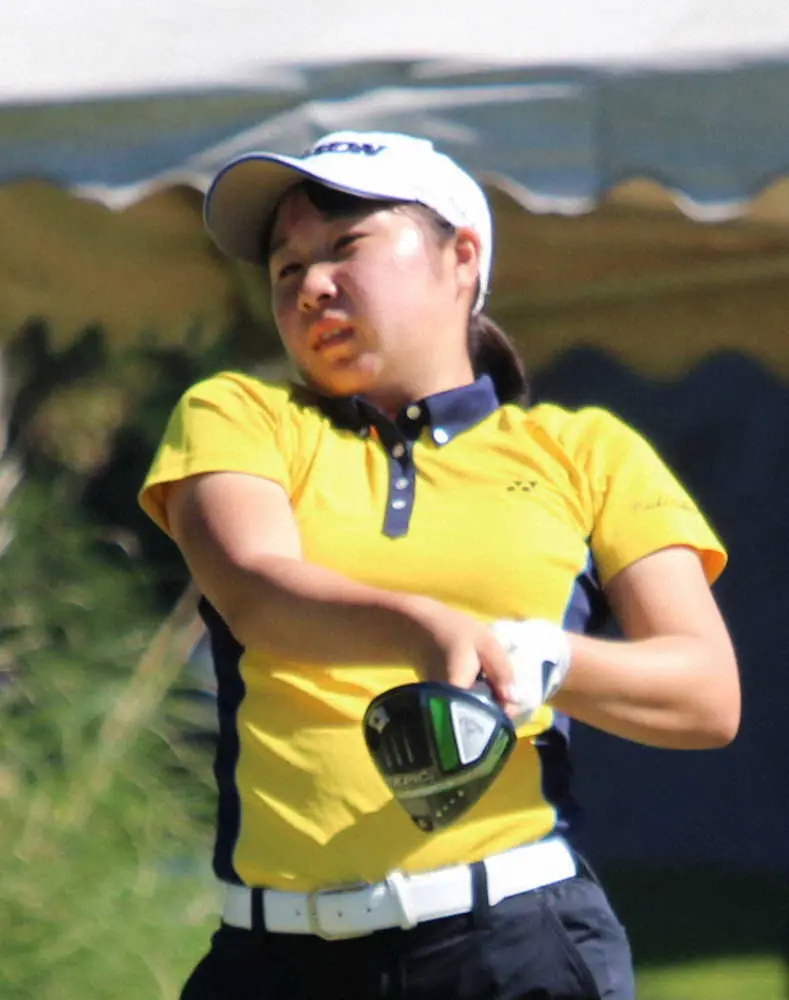 【画像・写真】九州女子ジュニアゴルフ初日　荒木優奈が単独首位