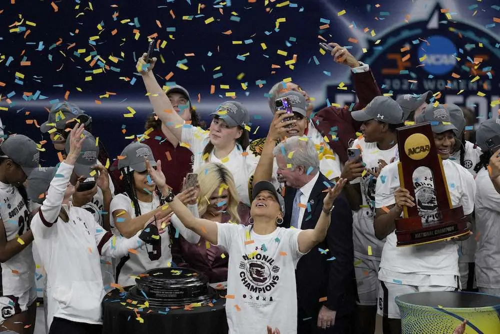 【画像・写真】米大学女子バスケの女王はサウス・カロライナ　5年ぶり2度目の優勝
