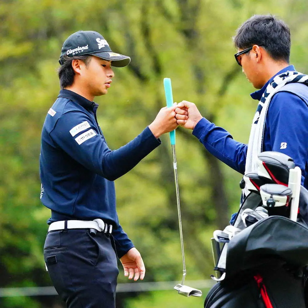 【画像・写真】東北福祉大後輩のアマV阻止へ　片岡、1差追走「先輩として負けたくない」