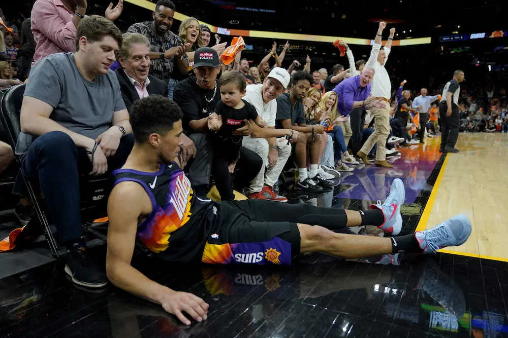 【画像・写真】サンズのブッカーは敵地での2試合を欠場へ　痛めた右太腿は軽傷も離脱濃厚