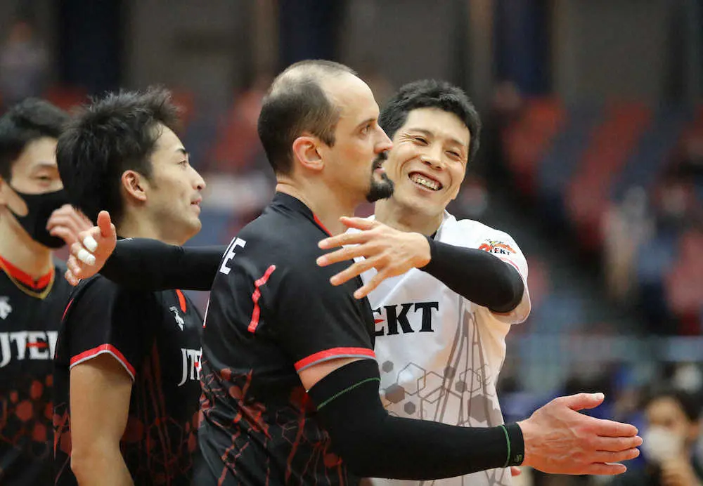 【画像・写真】【黒鷲旗バレー】ジェイテクトがパナソニックを撃破、18年以来3度目の決勝進出