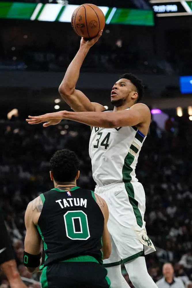 【画像・写真】ウォリアーズが3勝目　カリーが残り45・7秒からFTを8本連続で成功