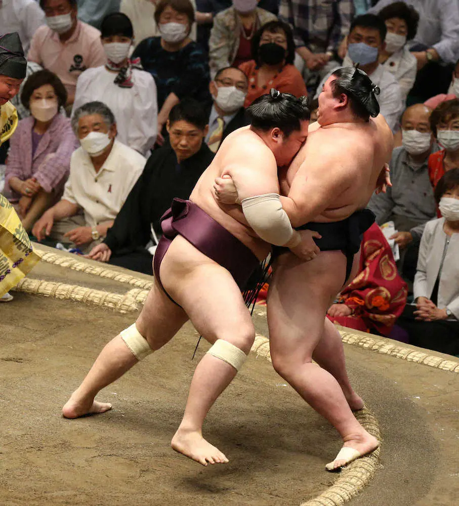 【画像・写真】遠藤　正代破り3連敗でストップ「相撲らしい相撲を取ろうと思った」