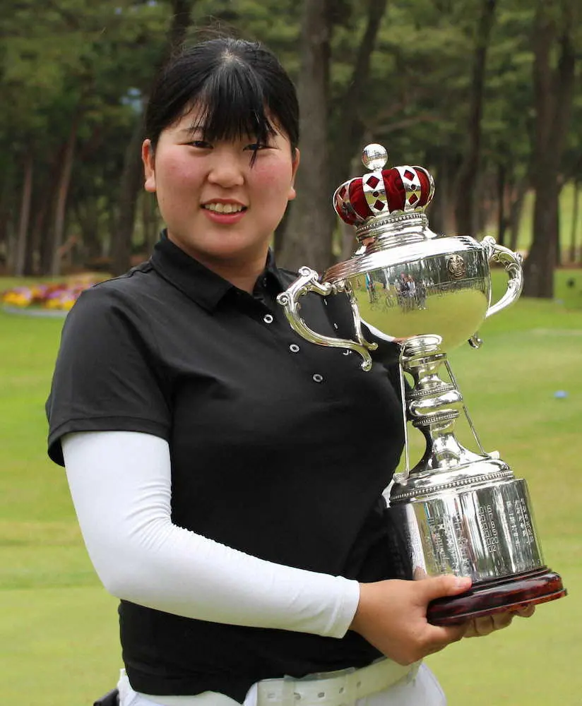 【画像・写真】藤本愛菜が初優勝　「めっちゃ入った」中古ゴルフ店で9000円で買ったパターが勝因
