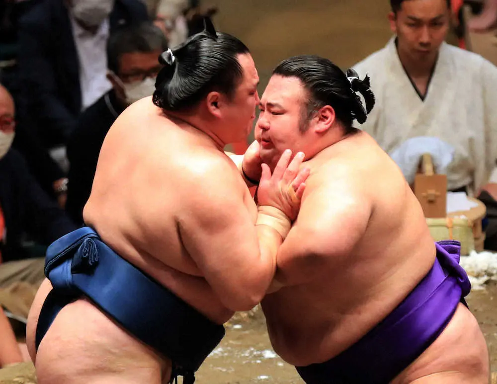 【画像・写真】照ノ富士が連敗阻止5勝目　大栄翔またも大関撃破！前日金星・玉鷲負けた　碧山も敗れ全勝消えた
