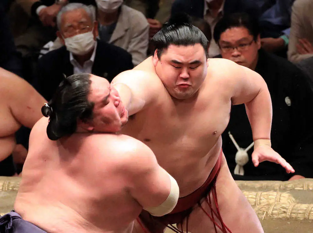 【画像・写真】隆の勝　6度目の横綱戦で初金星　照ノ富士寄り切り「本当に本当にうれしい」
