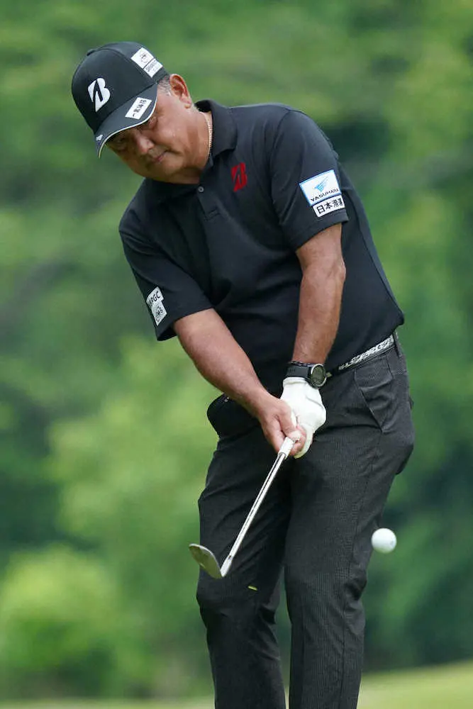 【画像・写真】寺西が単独トップ　社長業と異色二刀流プロ「試合で活躍すれば良い営業」