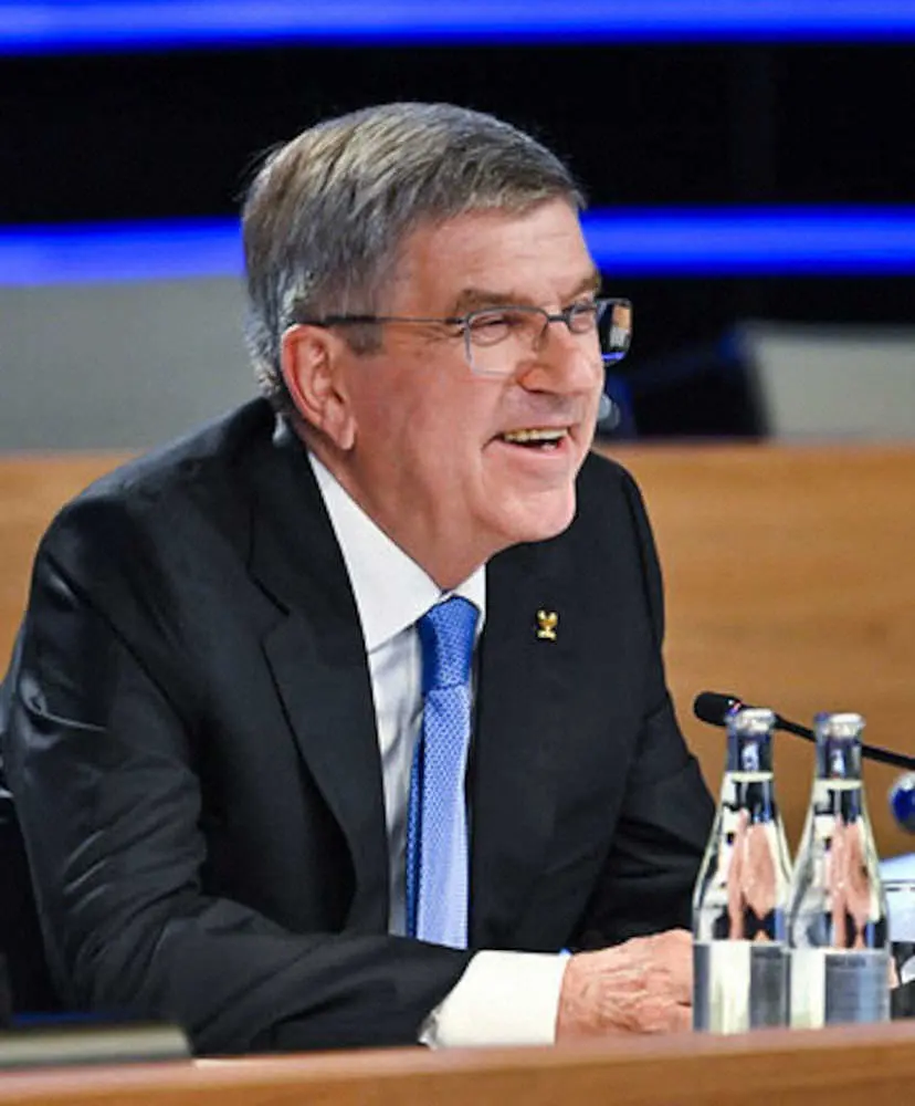 IOC総会後に記者会見するバッハ会長＝20日、スイス・ローザンヌ（IOC提供）
