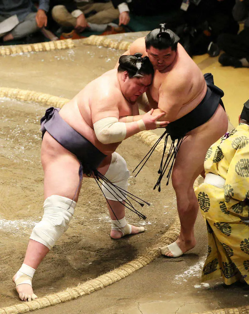 【画像・写真】照ノ富士　3敗キープ、3場所ぶり復活Vへ「集中してやってます」