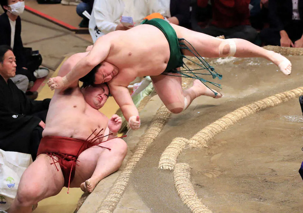 【画像・写真】隆の勝、佐田の海に敗れて痛い4敗目　照ノ富士は結びで勝てば3場所ぶり7度目V