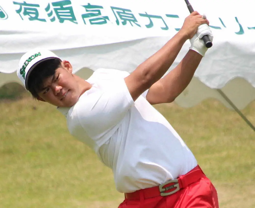 【画像・写真】16歳・米が2位浮上　首位に2打差　スタート前練習奏功「強い大学生に負けないようにプレーしたい」