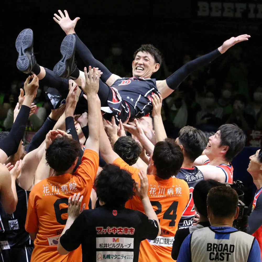 【画像・写真】日本バスケット界のレジェンド52歳折茂武彦　2年待った引退試合で42得点