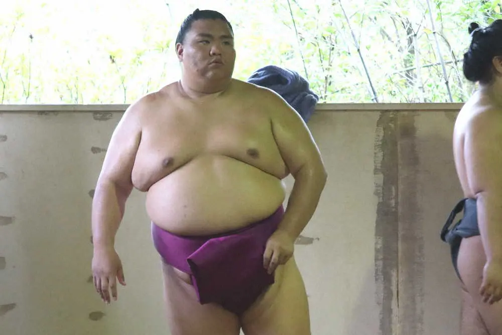 【画像・写真】初カド番　御嶽海「ぶっつけ」も焦らず　負傷右肩の状態は「相撲は取れます」