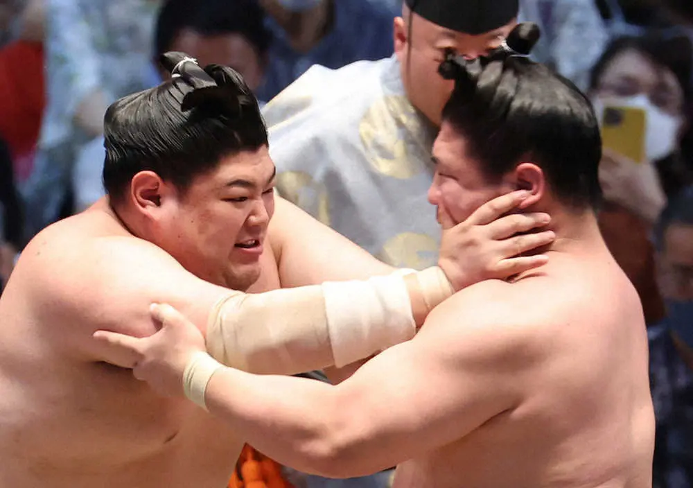 【画像・写真】阿炎　同学年・若隆景に3度目で初勝利「がむしゃらに出た。凄く集中できている」