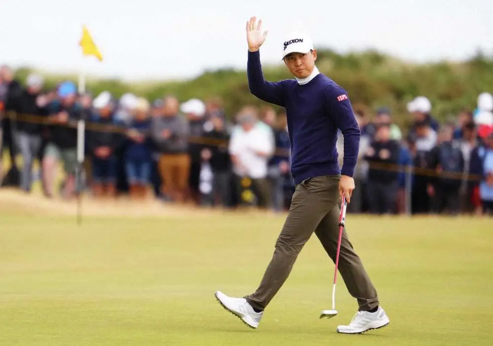 【画像・写真】＜全英オープン・2日目＞10番、ギャラリーの声援に応える桂川（撮影・西尾　大助）