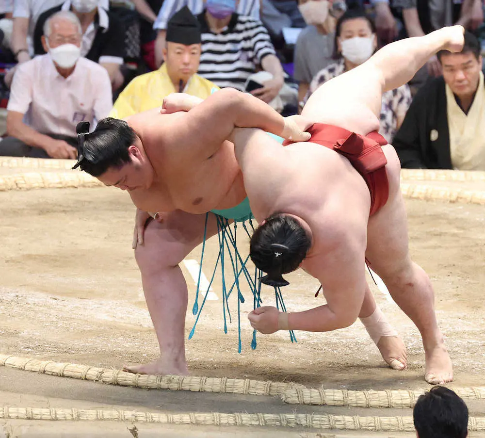【画像・写真】隆の勝が休場　前日の取組で右肩から胸のあたりを負傷か