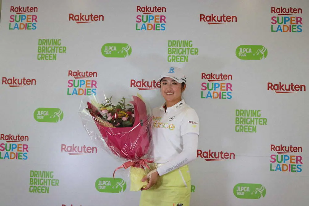 【画像・写真】萌寧　23歳誕生日なんとかアンダーパー　最終9番バーディー締めには笑顔