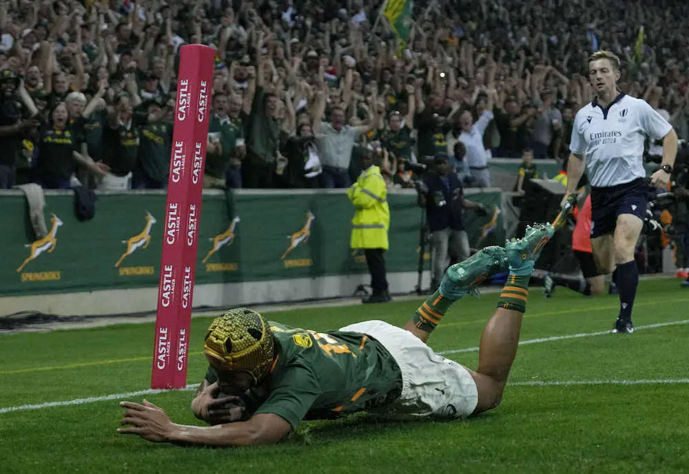 【画像・写真】南ア代表WTBアレンゼに4週間出場停止処分　NZのB・バレットへ空中でタックル