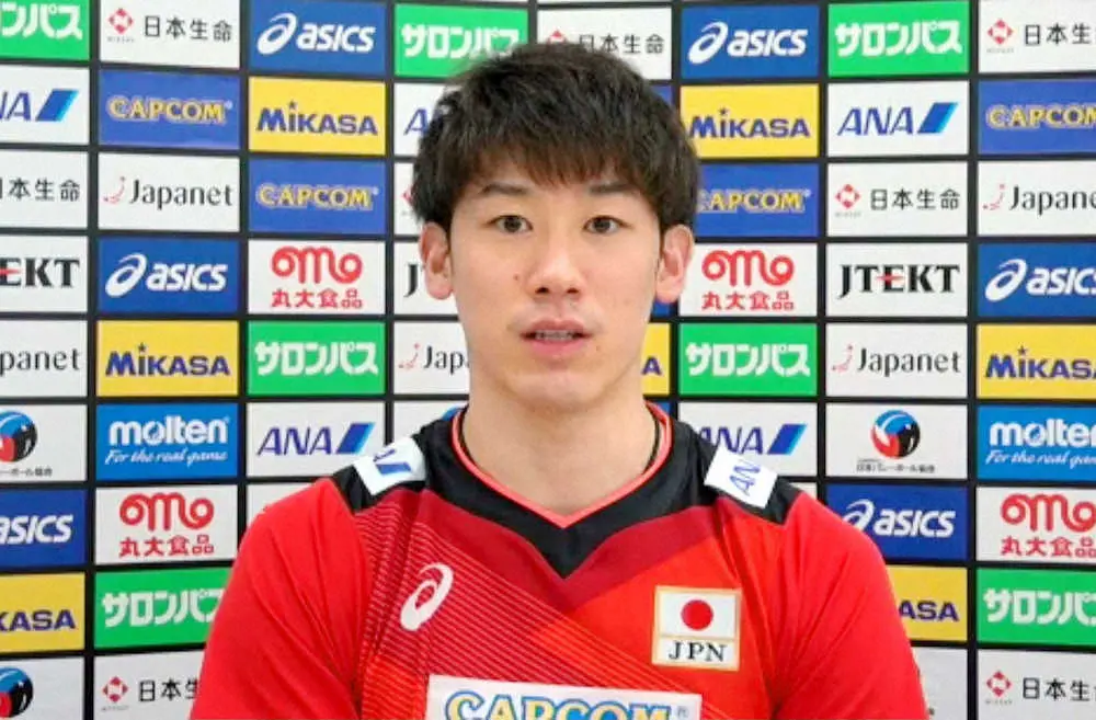 男子世界選手権の日本代表メンバーに選出され、取材に応じる主将の石川