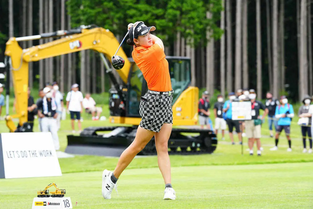 【画像・写真】岩井千怜　8バーディー66で首位浮上　史上3人目の初優勝から2週連続V王手