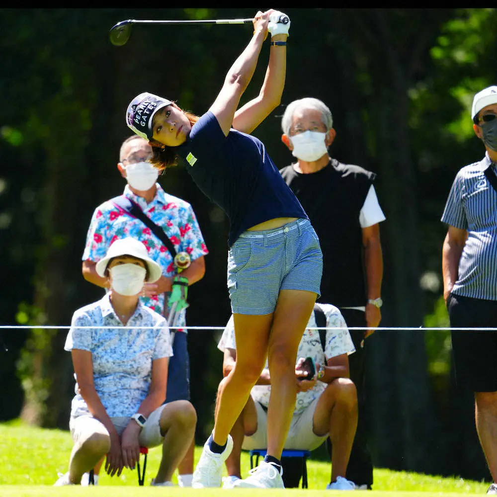 【画像・写真】英莉花　9バーディー！単独首位発進、今季初優勝へ「意欲沸いてきている」腰痛劇的改善