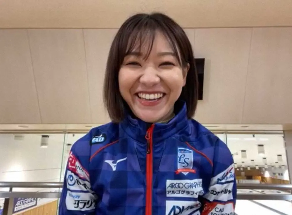 【画像・写真】ロコ・ソラーレ吉田知那美、新婚初戦飾ってニッコリ!　新シーズン完勝好発進