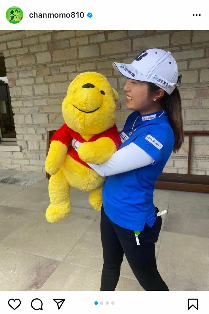 【画像・写真】大里桃子　“でっかいプーさん”との2ショット　お茶目な姿に「かわいすぎ」「プーさんになりたい」の声