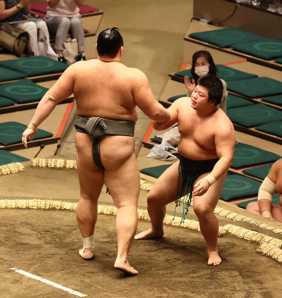 【画像・写真】川副デビュー戦で朝乃山に完敗「オーラ、圧みたいなものがあった」　今場所随一の注目カード
