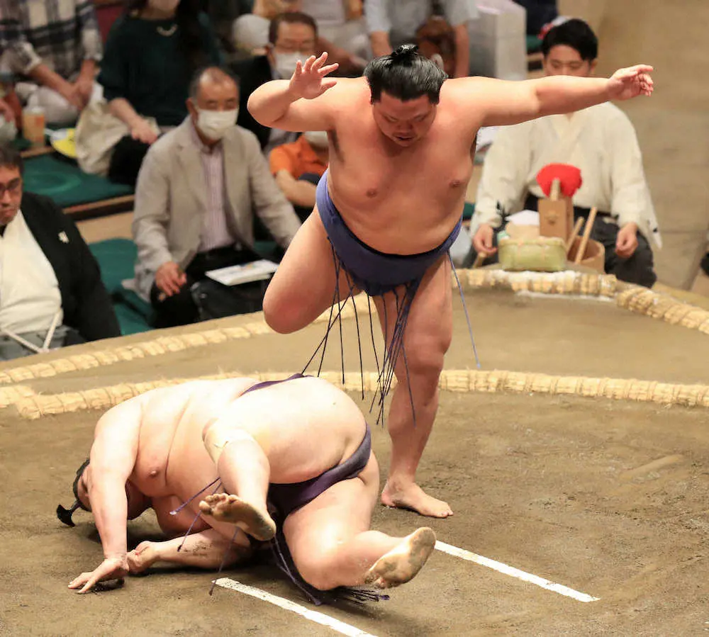 【画像・写真】十両・美ノ海が5連勝「体が反応してくれた」新入幕チャンス　高校、大学の後輩・水戸龍に続く