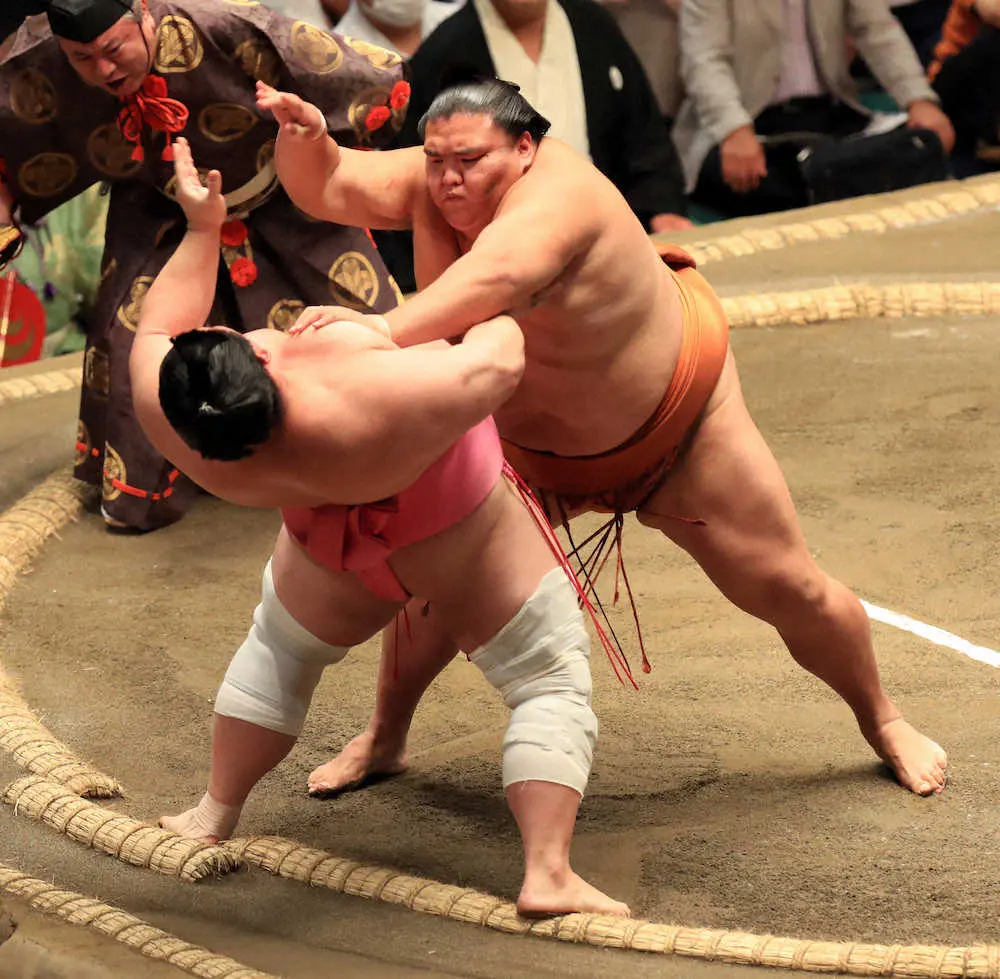 【画像・写真】照ノ富士　“難敵”玉鷲に金星献上…玉鷲は無傷の5連勝　大関・正代はまさか4連敗